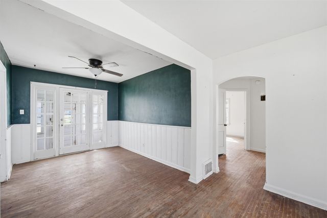 642 Sylvan Ln, Wichita, KS 67218