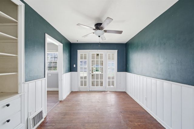 642 Sylvan Ln, Wichita, KS 67218