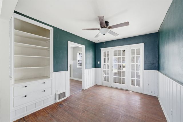 642 Sylvan Ln, Wichita, KS 67218