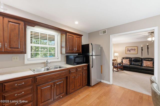 1799 Veechdale Rd, Simpsonville, KY 40067