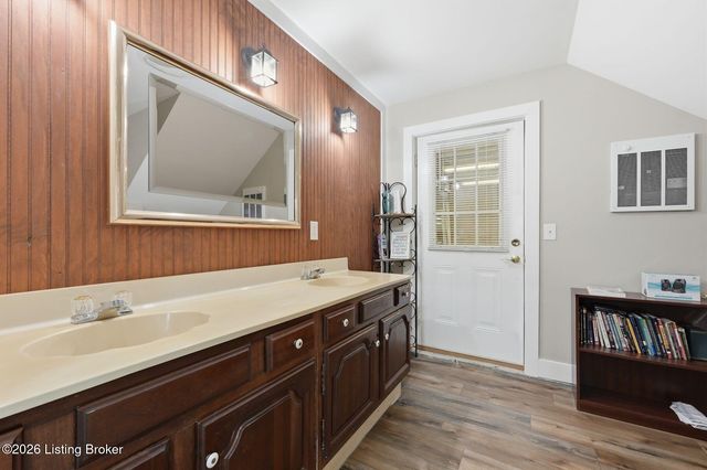 1799 Veechdale Rd, Simpsonville, KY 40067