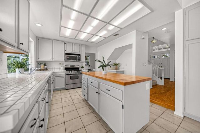 12144 Carrollton, San Diego, CA 92128