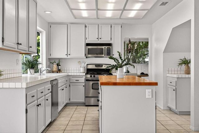 12144 Carrollton, San Diego, CA 92128