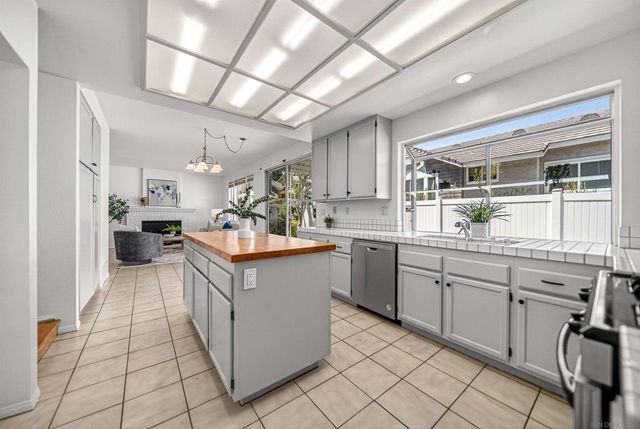 12144 Carrollton, San Diego, CA 92128