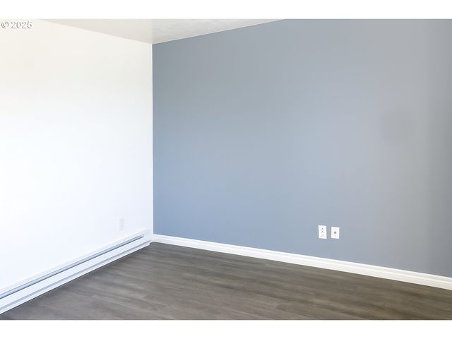 166 Ne 8TH St, Newport, OR 97365