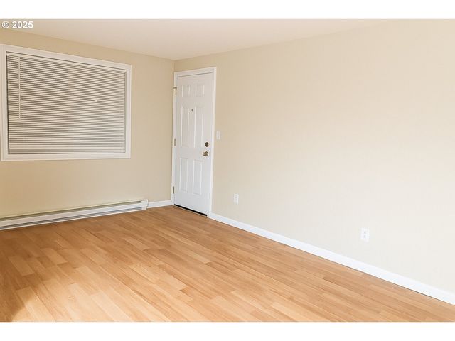 166 Ne 8TH St, Newport, OR 97365