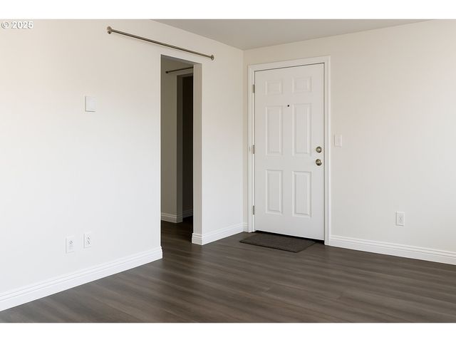 166 Ne 8TH St, Newport, OR 97365