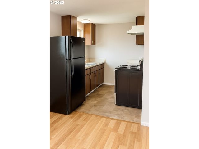 166 Ne 8TH St, Newport, OR 97365