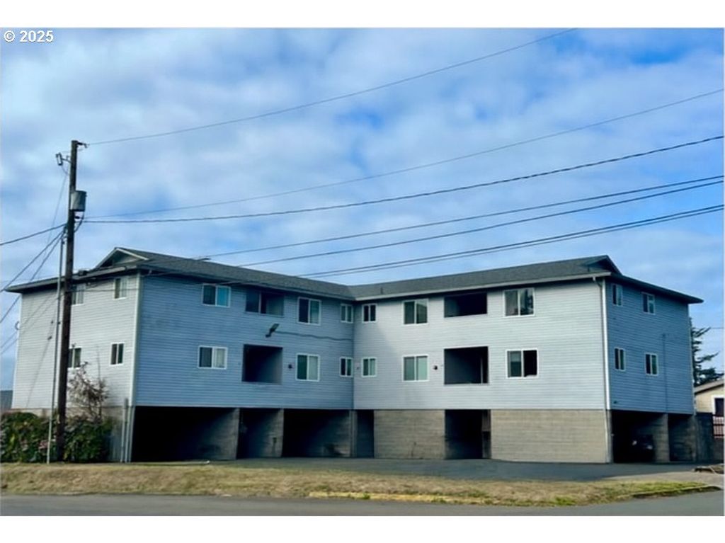 166 Ne 8TH St, Newport, OR 97365