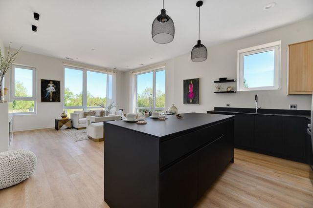 280 Stonington Drive 308, Bloomingdale, IL 60108