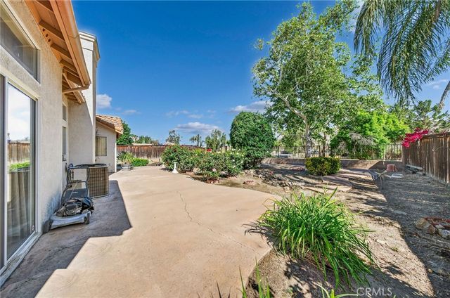 1137 Avenida Roundelay, San Jacinto, CA 92583