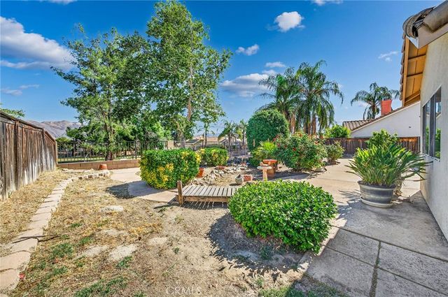 1137 Avenida Roundelay, San Jacinto, CA 92583