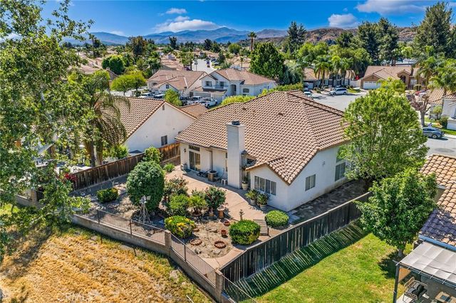 1137 Avenida Roundelay, San Jacinto, CA 92583