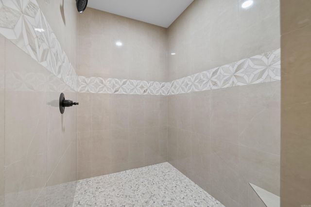 9 Manzanares Drive, Hot Springs Village, AR 71909