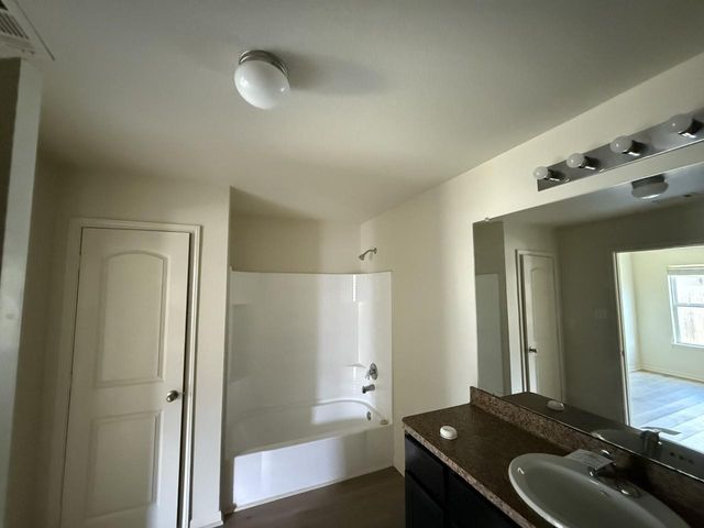 10527 Logger Pine Trail, Houston, TX 77088