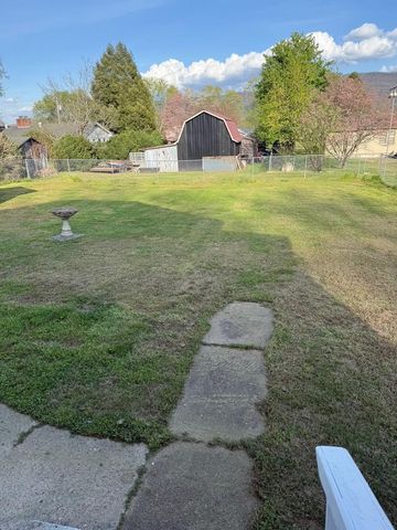 188 Howard Street, Pikeville, TN 37367