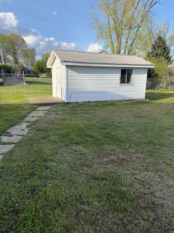 188 Howard Street, Pikeville, TN 37367