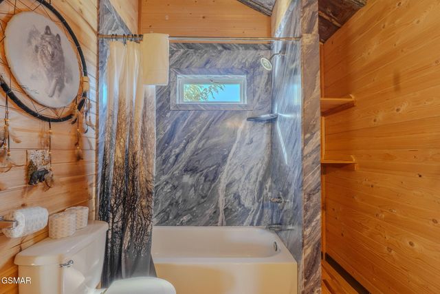 567 Edgewood Drive, Gatlinburg, TN 37738