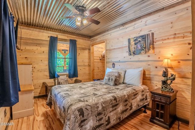567 Edgewood Drive, Gatlinburg, TN 37738