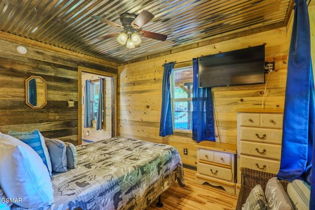 567 Edgewood Drive, Gatlinburg, TN 37738