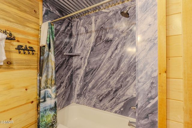 567 Edgewood Drive, Gatlinburg, TN 37738