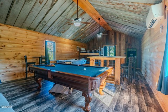 567 Edgewood Drive, Gatlinburg, TN 37738