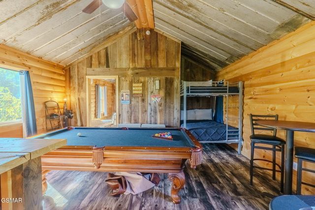 567 Edgewood Drive, Gatlinburg, TN 37738