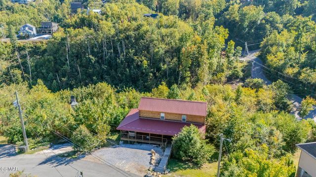 567 Edgewood Drive, Gatlinburg, TN 37738