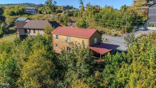 567 Edgewood Drive, Gatlinburg, TN 37738