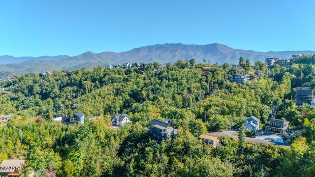 567 Edgewood Drive, Gatlinburg, TN 37738