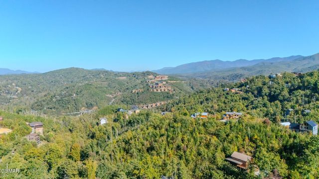 567 Edgewood Drive, Gatlinburg, TN 37738