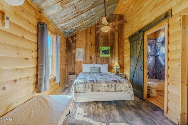 567 Edgewood Drive, Gatlinburg, TN 37738