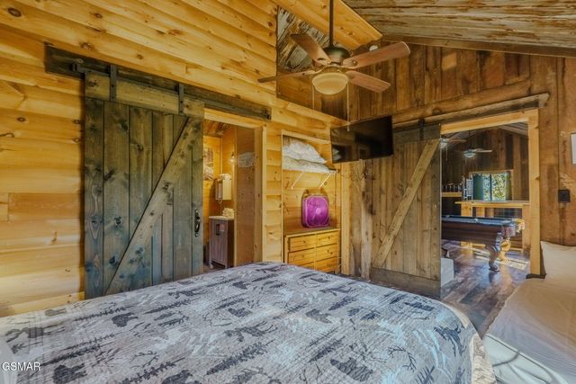 567 Edgewood Drive, Gatlinburg, TN 37738