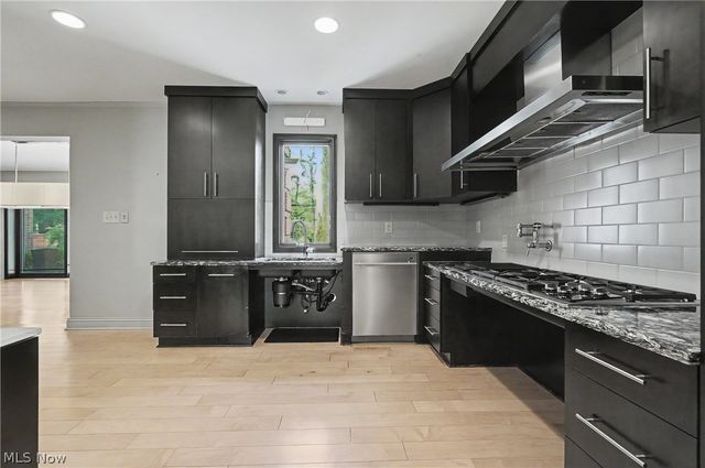 3022 Harriett Road, Silver Lake, OH 44224