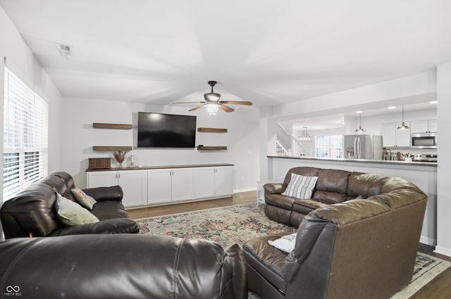 894 Kelly Pass, Greenwood, IN 46143