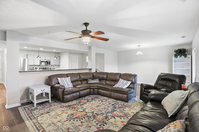 894 Kelly Pass, Greenwood, IN 46143
