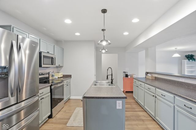 894 Kelly Pass, Greenwood, IN 46143