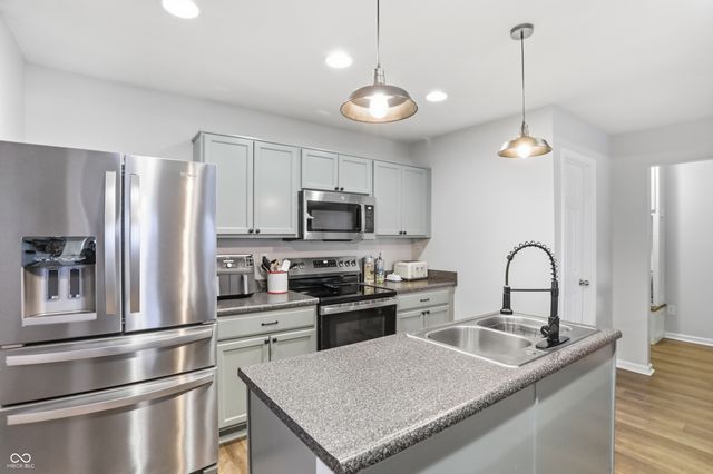 894 Kelly Pass, Greenwood, IN 46143