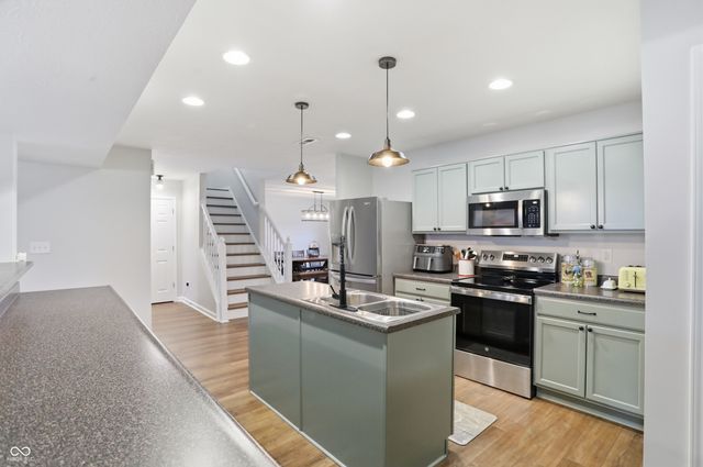 894 Kelly Pass, Greenwood, IN 46143
