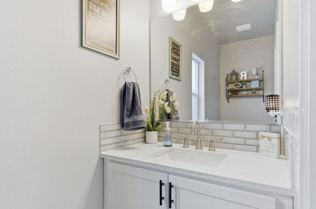 2020 N Oakland St, Liberty Lake, WA 99019