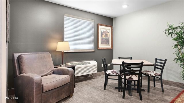 1000 Kilbery Lane 103, North Aurora, IL 60542