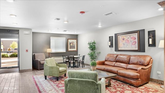 1000 Kilbery Lane 103, North Aurora, IL 60542