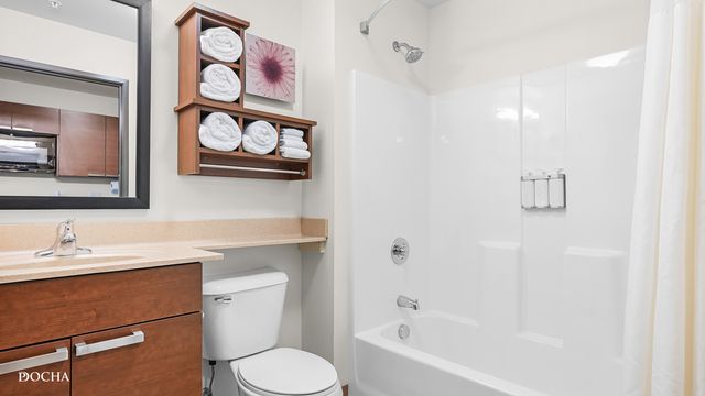 1000 Kilbery Lane 103, North Aurora, IL 60542