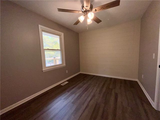 208 Shannon Forest Drive, Westminster, SC 29693