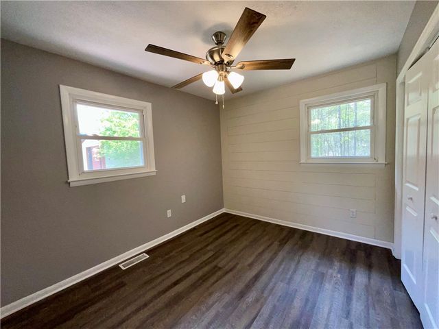 208 Shannon Forest Drive, Westminster, SC 29693