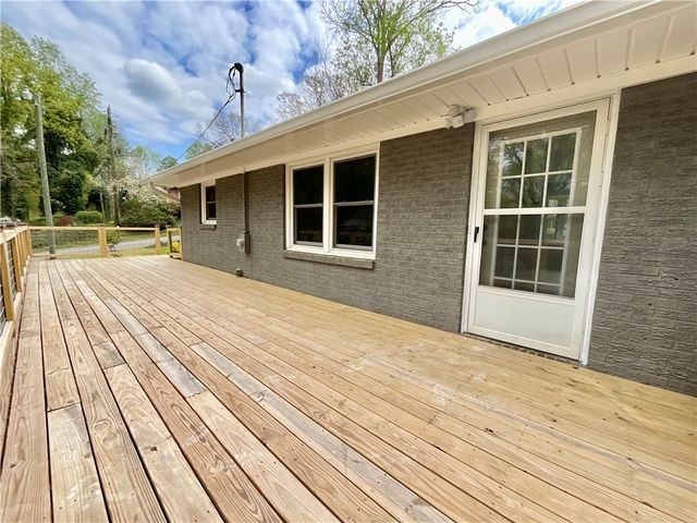 208 Shannon Forest Drive, Westminster, SC 29693