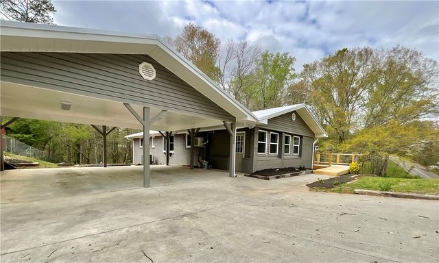 208 Shannon Forest Drive, Westminster, SC 29693