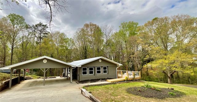 208 Shannon Forest Drive, Westminster, SC 29693