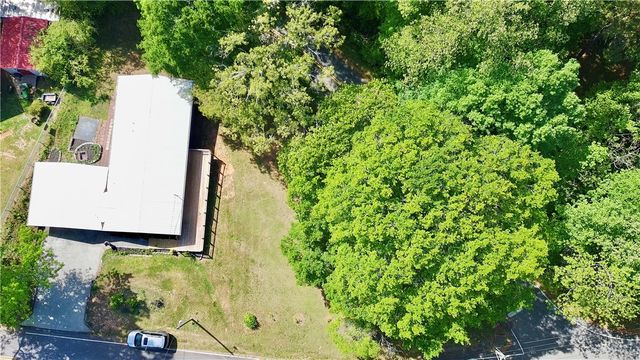208 Shannon Forest Drive, Westminster, SC 29693
