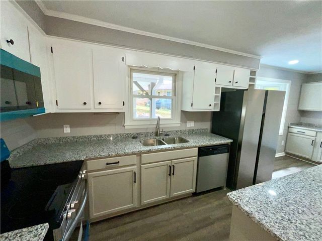 208 Shannon Forest Drive, Westminster, SC 29693